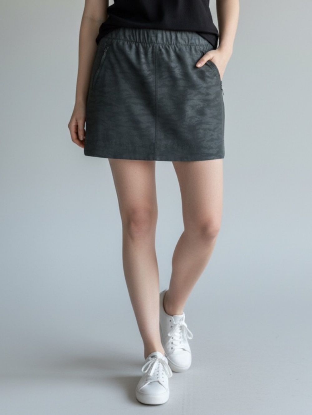 Orvis Womens Embossed Camo Travel Skort Green Pull On Active Skirt Shorts Size M